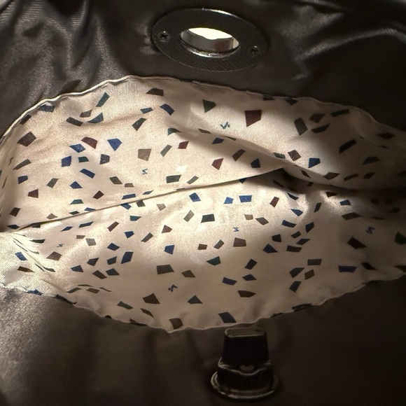 Gently Used Lug Grey Insulated Shoulder Bag - Picture 2 of 10